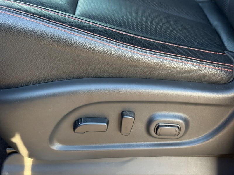 Nissan Titan Vehicle Image 19