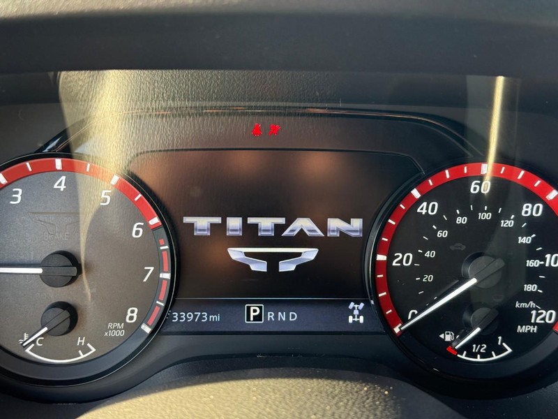 Nissan Titan Vehicle Image 22