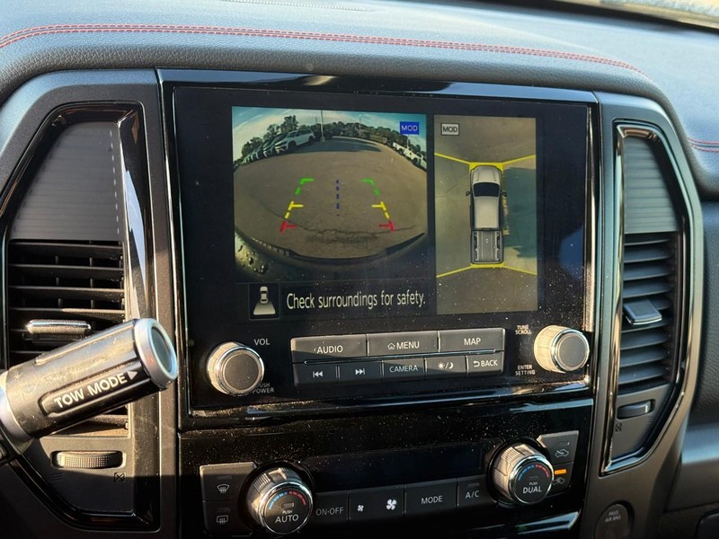 Nissan Titan Vehicle Image 23