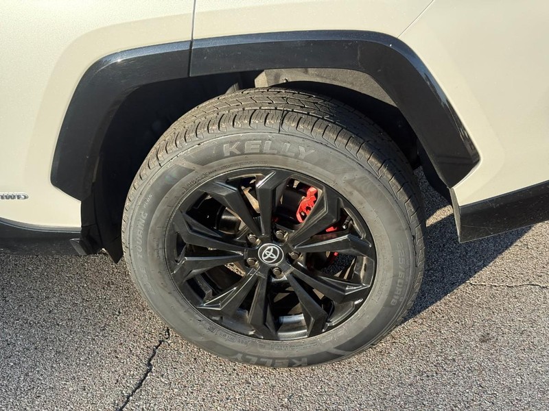 Toyota RAV4 Vehicle Image 05