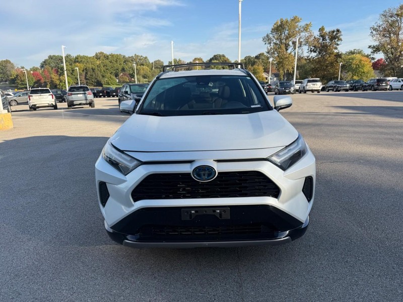 Toyota RAV4 Vehicle Image 13