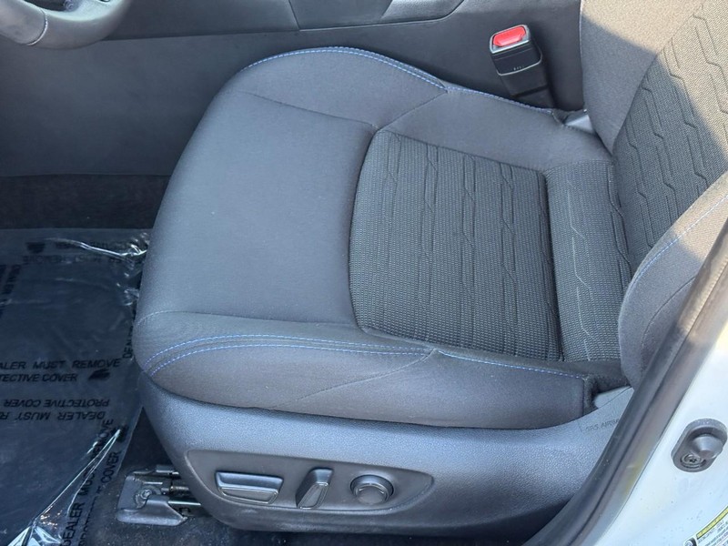 Toyota RAV4 Vehicle Image 20