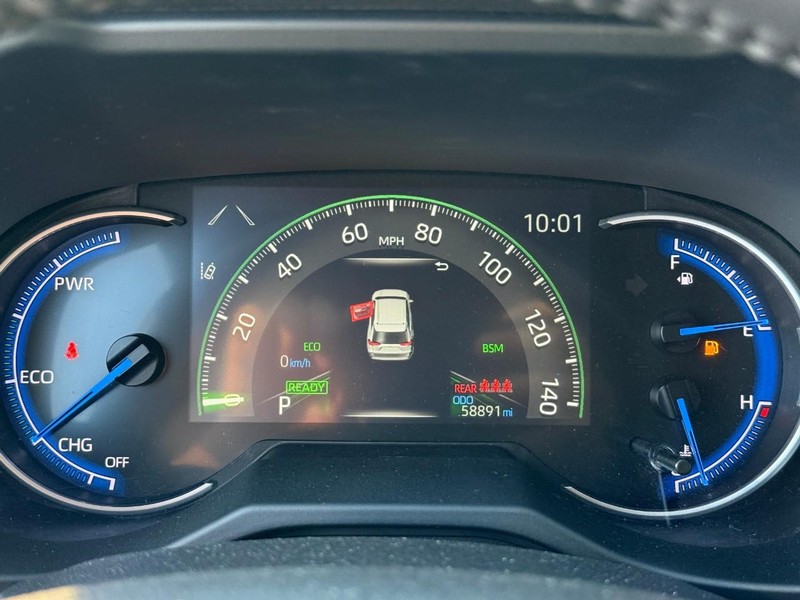 Toyota RAV4 Vehicle Image 24