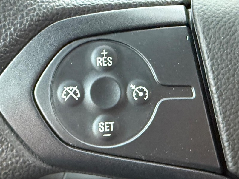 Chevrolet Silverado MD Vehicle Full-screen Gallery Image 07