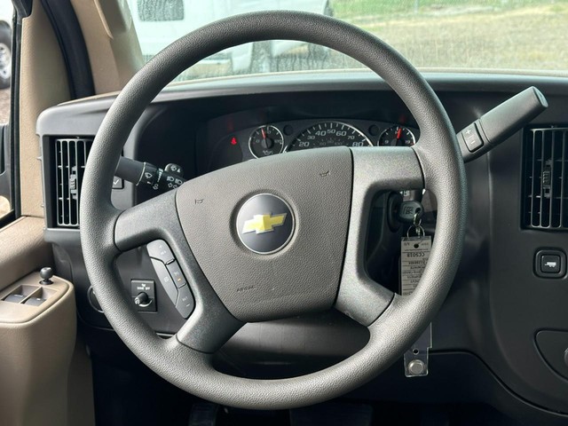 2025 Chevrolet Express Cargo Work Van - Photo 6