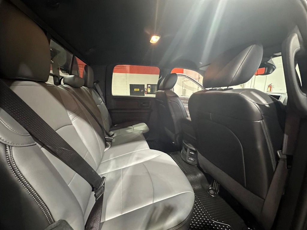 Ram 3500 Chassis Cab Vehicle Full-screen Gallery Image 15