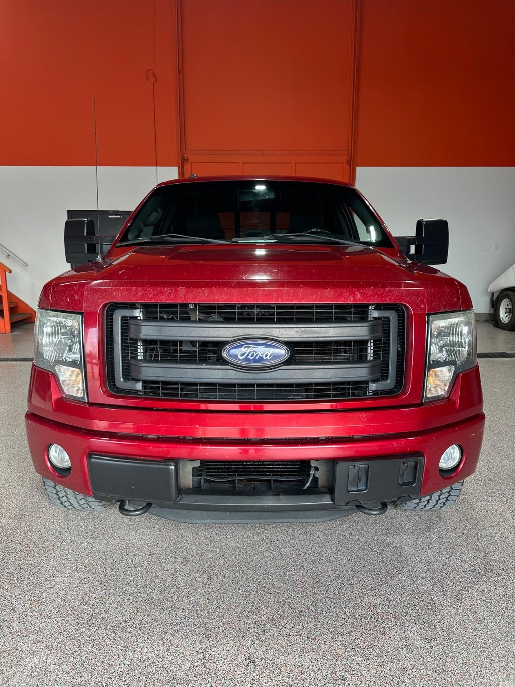 Ford F-150 Vehicle Full-screen Gallery Image 8