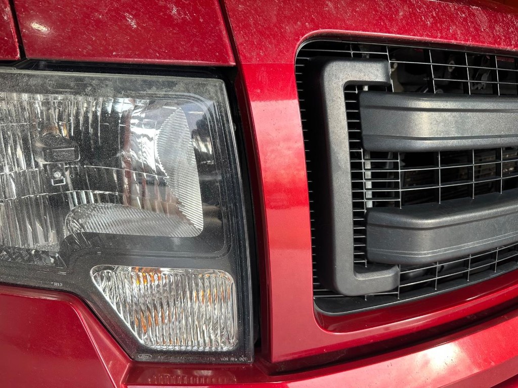 Ford F-150 Vehicle Full-screen Gallery Image 9