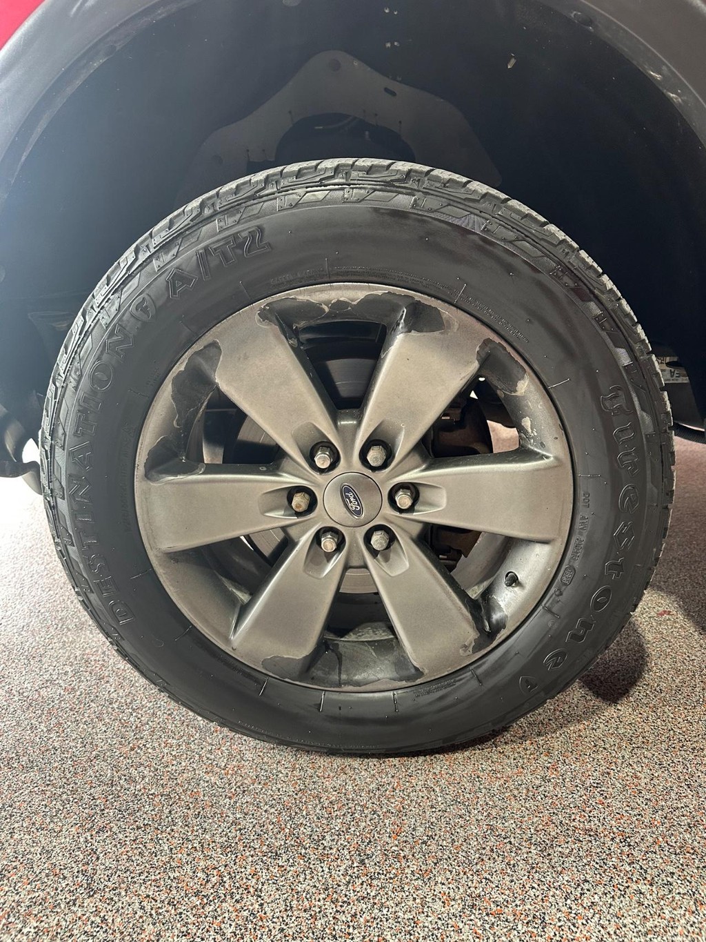 Ford F-150 Vehicle Full-screen Gallery Image 13