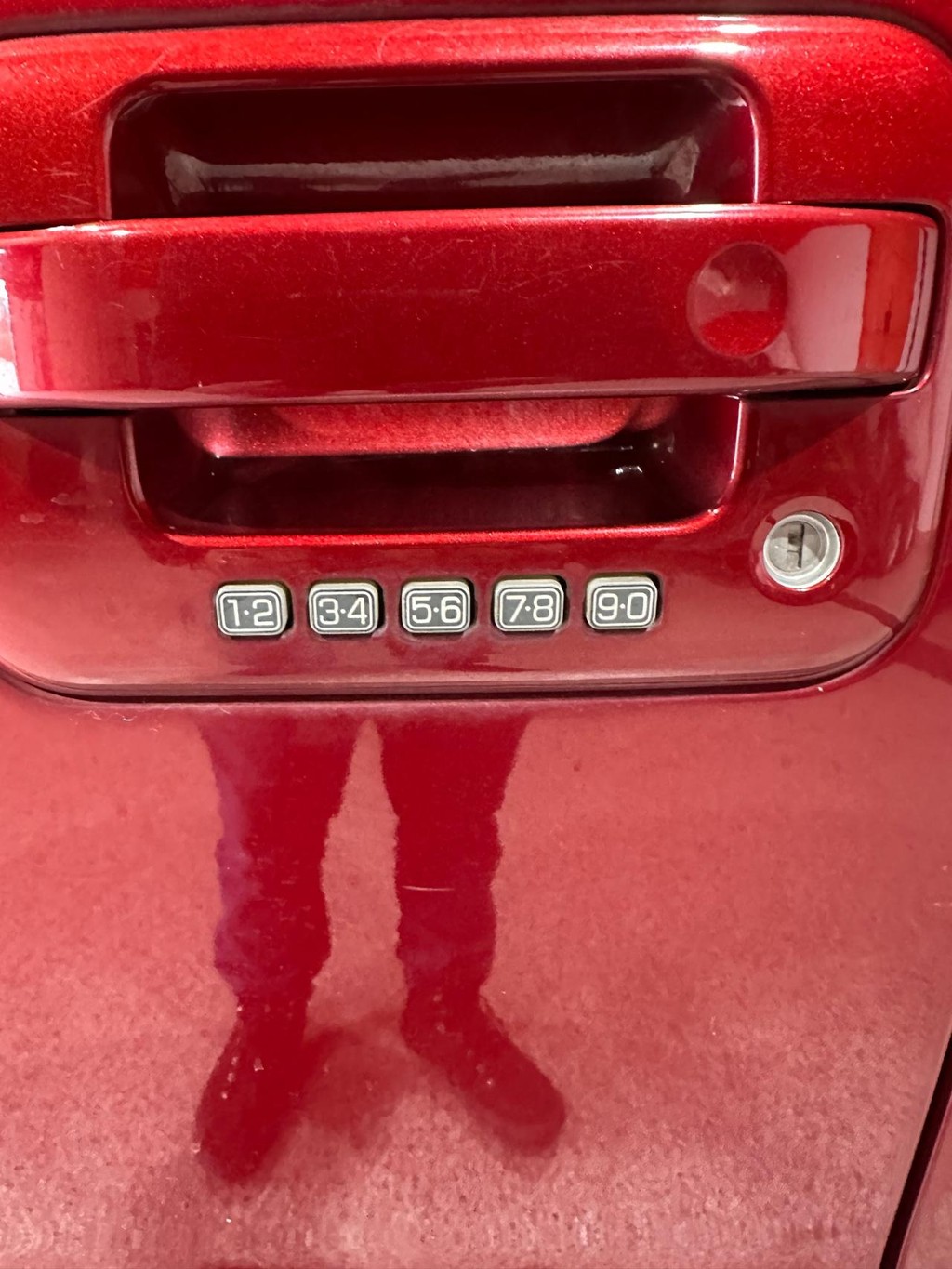 Ford F-150 Vehicle Full-screen Gallery Image 14