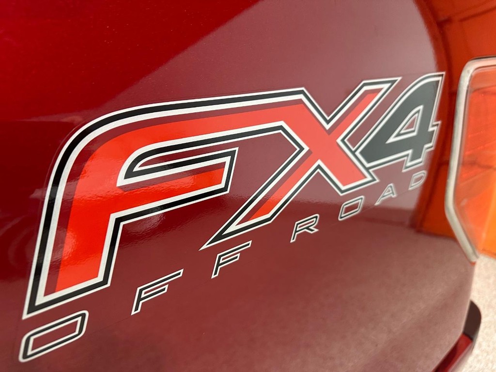 Ford F-150 Vehicle Full-screen Gallery Image 16