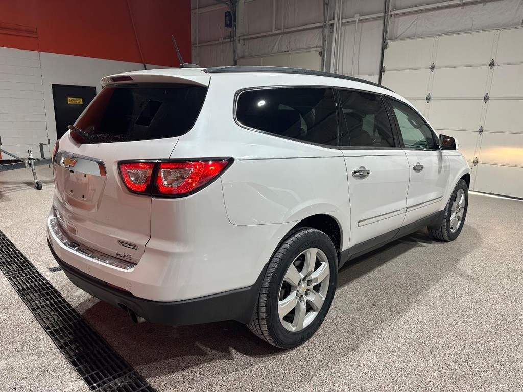 Chevrolet Traverse Vehicle Full-screen Gallery Image 3