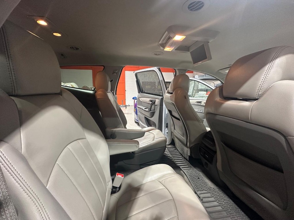 Chevrolet Traverse Vehicle Full-screen Gallery Image 10