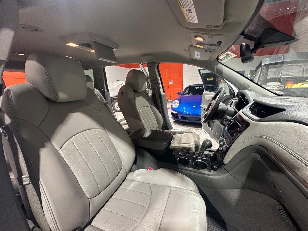 Chevrolet Traverse Vehicle Full-screen Gallery Image 11