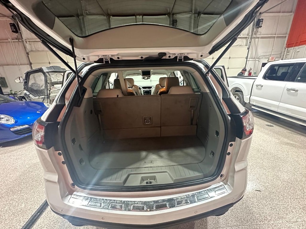 Chevrolet Traverse Vehicle Full-screen Gallery Image 12