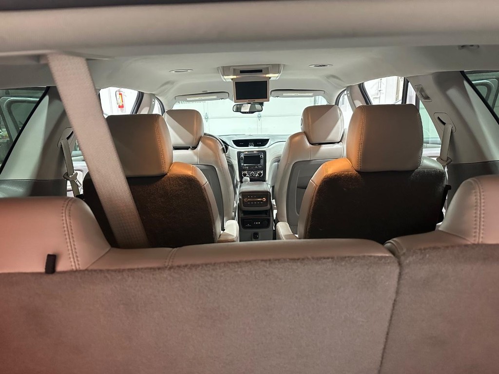 Chevrolet Traverse Vehicle Full-screen Gallery Image 13