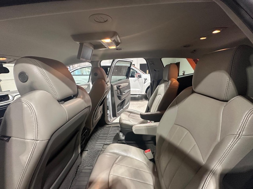 Chevrolet Traverse Vehicle Full-screen Gallery Image 14