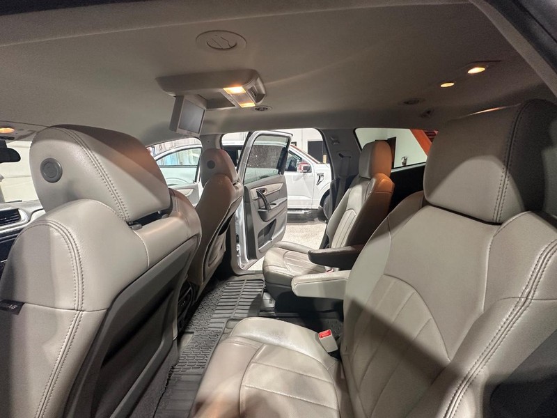 Chevrolet Traverse Vehicle Full-screen Gallery Image 14