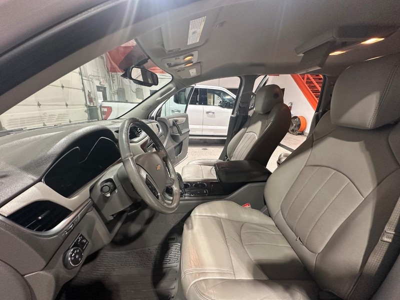 Chevrolet Traverse Vehicle Full-screen Gallery Image 16