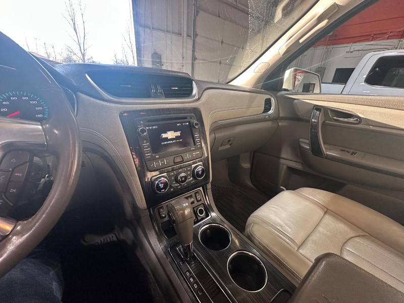 Chevrolet Traverse Vehicle Full-screen Gallery Image 19