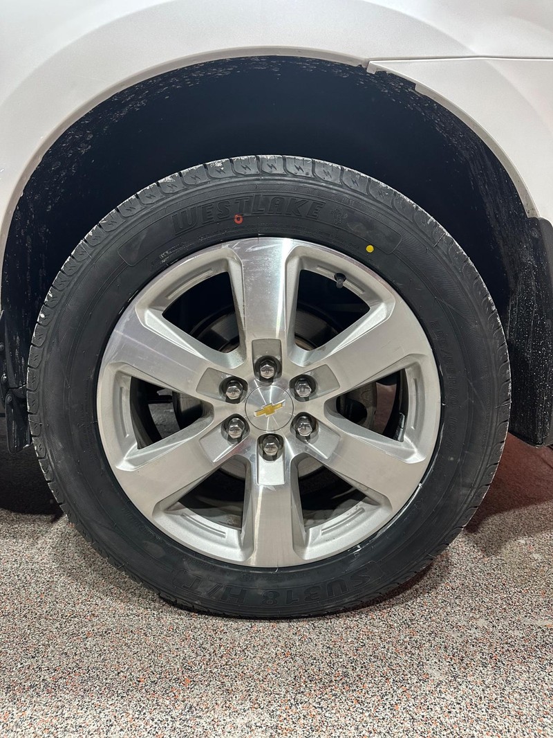 Chevrolet Traverse Vehicle Full-screen Gallery Image 23