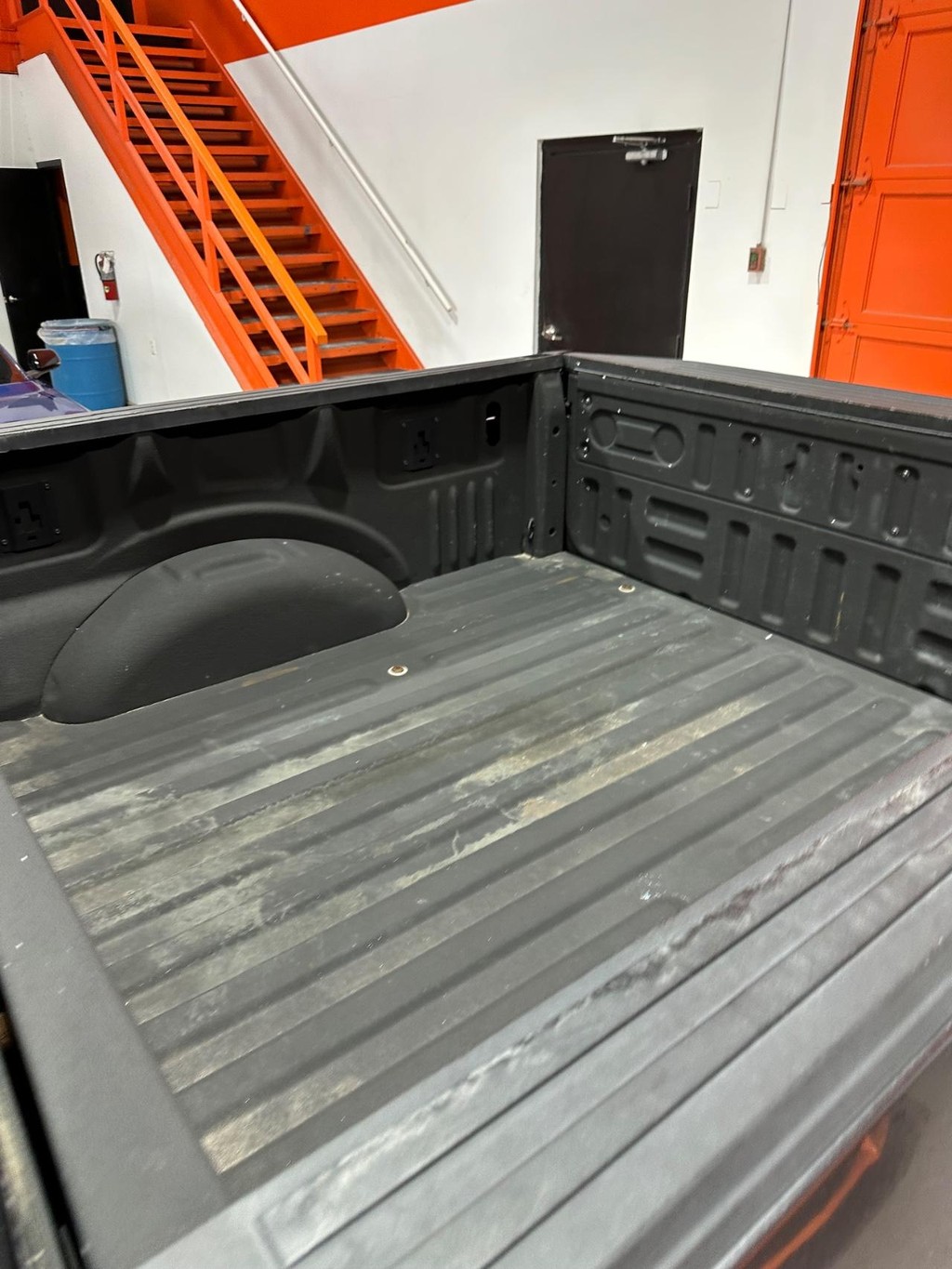 Ford F-150 Vehicle Full-screen Gallery Image 10