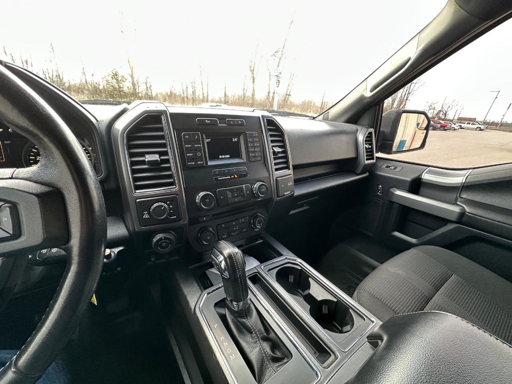 Ford F-150 Vehicle Full-screen Gallery Image 22