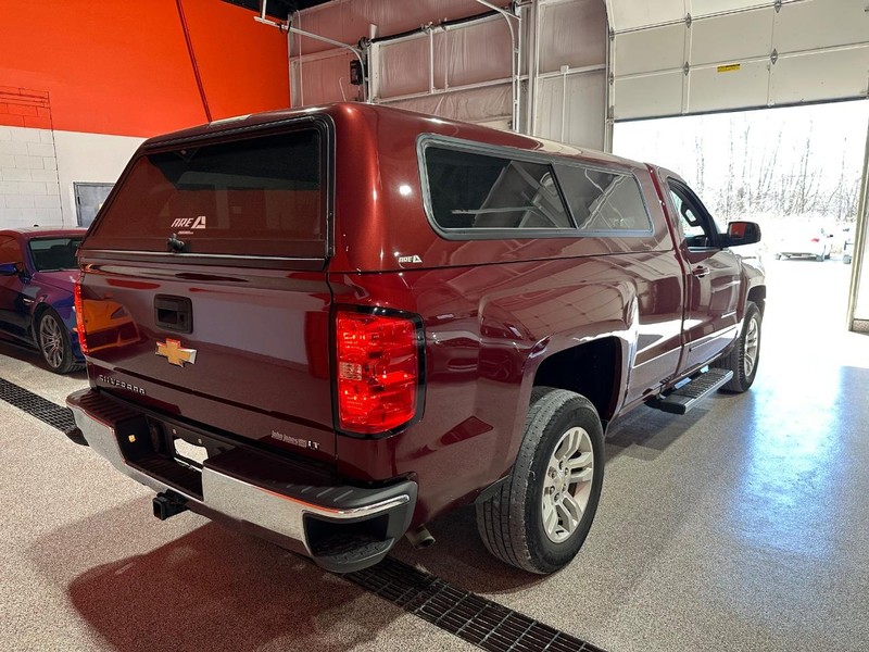 Chevrolet Silverado 1500 Vehicle Full-screen Gallery Image 5