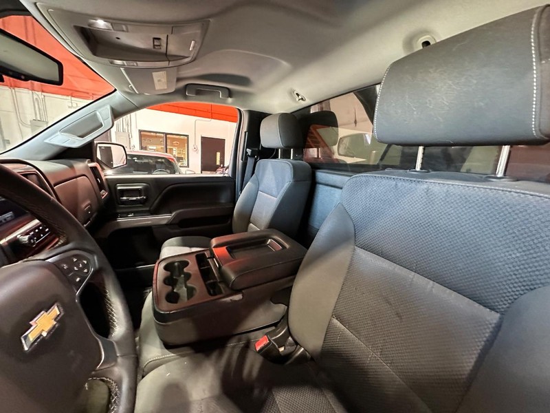 Chevrolet Silverado 1500 Vehicle Full-screen Gallery Image 12