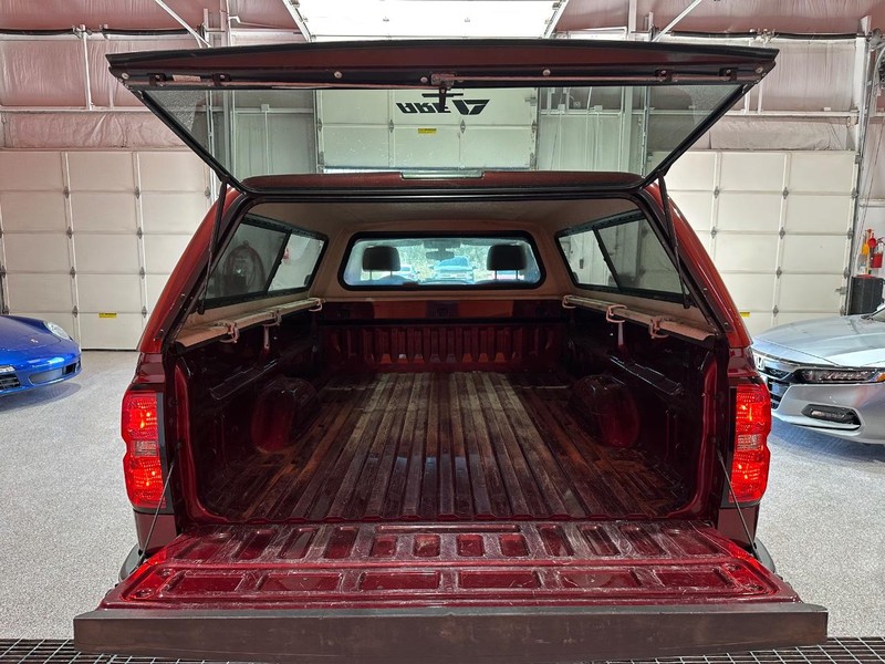 Chevrolet Silverado 1500 Vehicle Full-screen Gallery Image 13