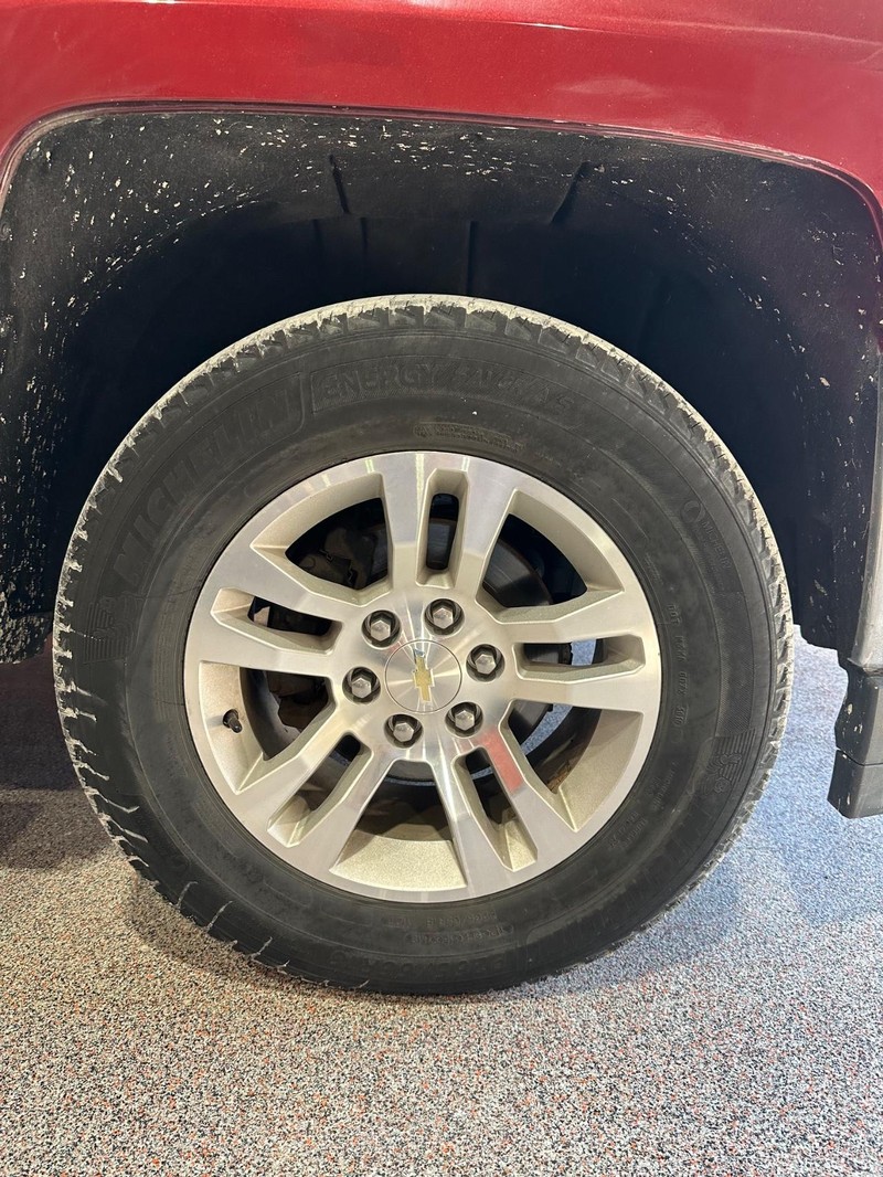 Chevrolet Silverado 1500 Vehicle Full-screen Gallery Image 17