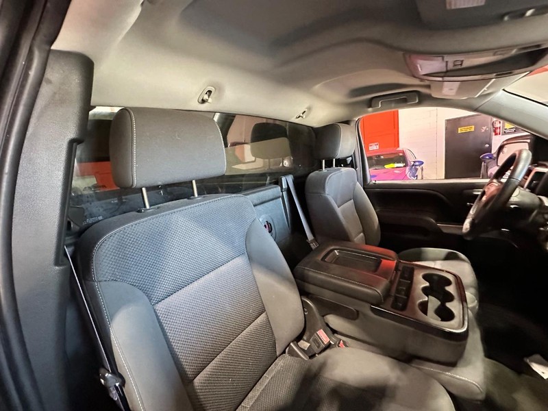 Chevrolet Silverado 1500 Vehicle Full-screen Gallery Image 20