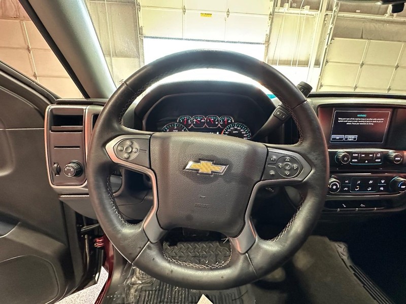 Chevrolet Silverado 1500 Vehicle Full-screen Gallery Image 25