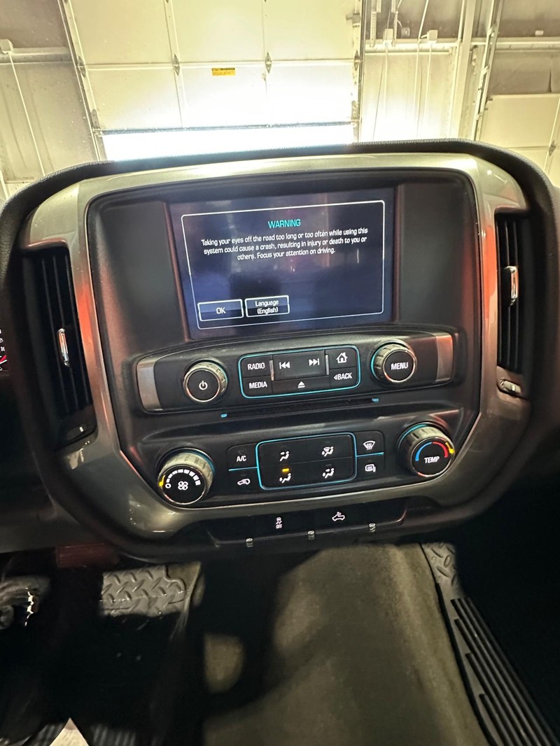 Chevrolet Silverado 1500 Vehicle Full-screen Gallery Image 26