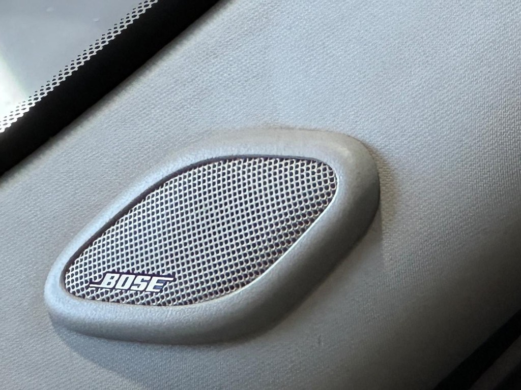 Chevrolet Silverado 3500HD Vehicle Full-screen Gallery Image 21