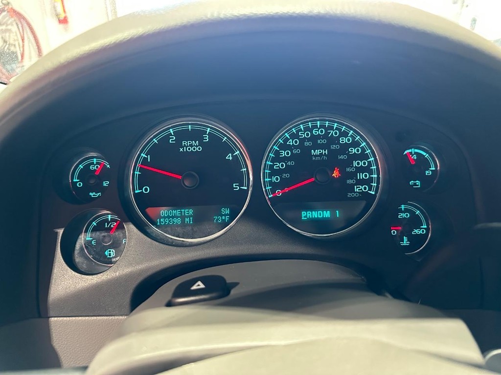 Chevrolet Silverado 3500HD Vehicle Full-screen Gallery Image 29