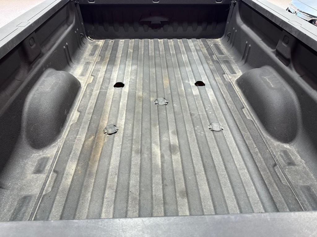 Chevrolet Silverado 3500HD Vehicle Full-screen Gallery Image 41