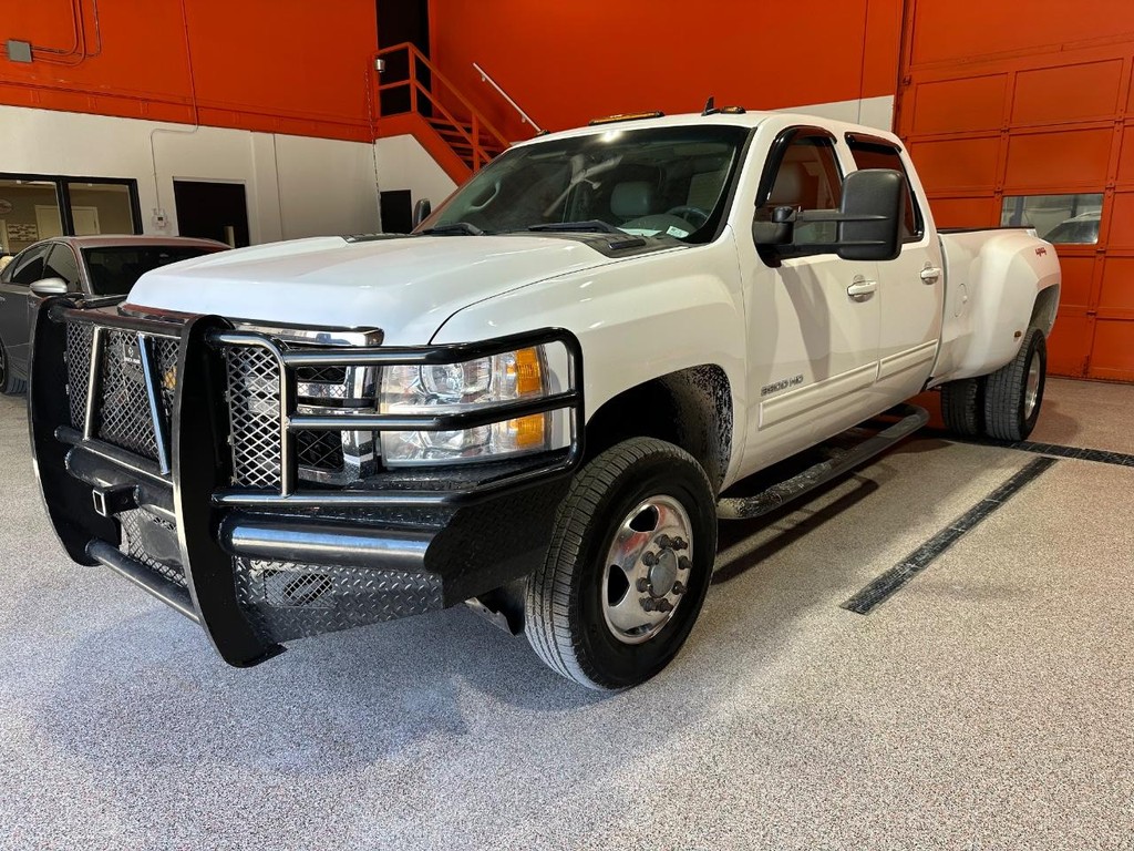Chevrolet Silverado 3500HD Vehicle Full-screen Gallery Image 44