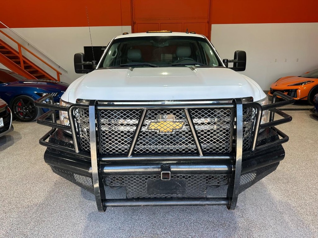 Chevrolet Silverado 3500HD Vehicle Full-screen Gallery Image 45