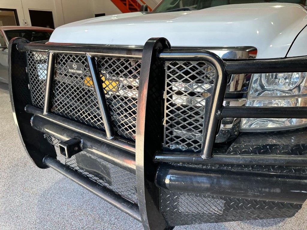 Chevrolet Silverado 3500HD Vehicle Full-screen Gallery Image 46