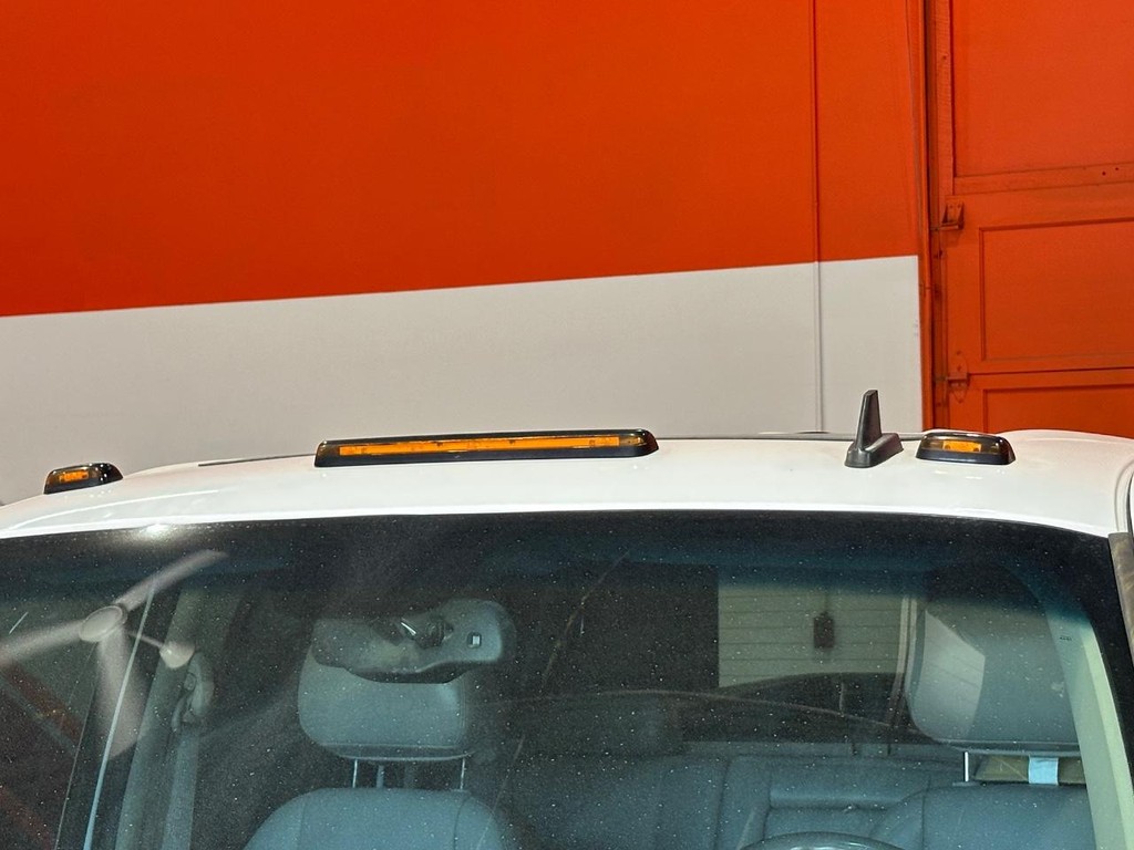 Chevrolet Silverado 3500HD Vehicle Full-screen Gallery Image 48