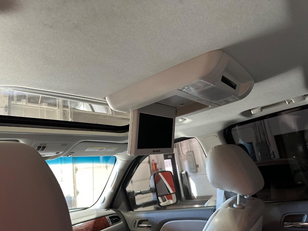 Chevrolet Silverado 3500HD Vehicle Full-screen Gallery Image 59