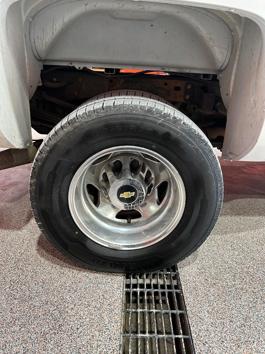 Chevrolet Silverado 3500HD Vehicle Full-screen Gallery Image 60