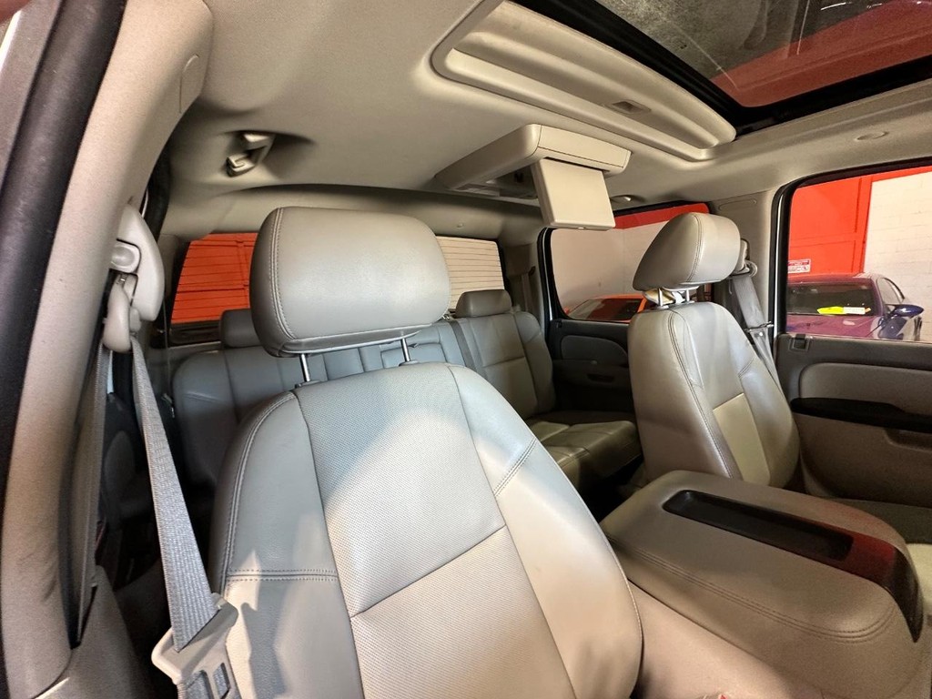 Chevrolet Silverado 3500HD Vehicle Full-screen Gallery Image 64