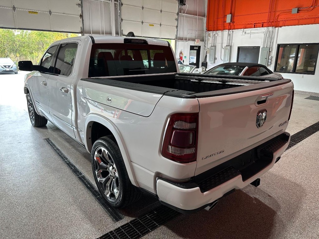 Ram 1500 Vehicle Full-screen Gallery Image 6