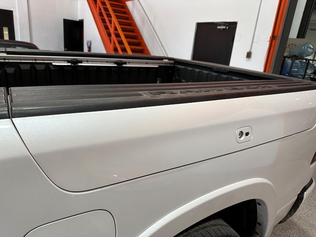 Ram 1500 Vehicle Full-screen Gallery Image 11