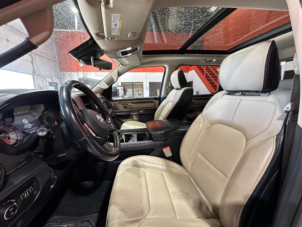 Ram 1500 Vehicle Full-screen Gallery Image 14