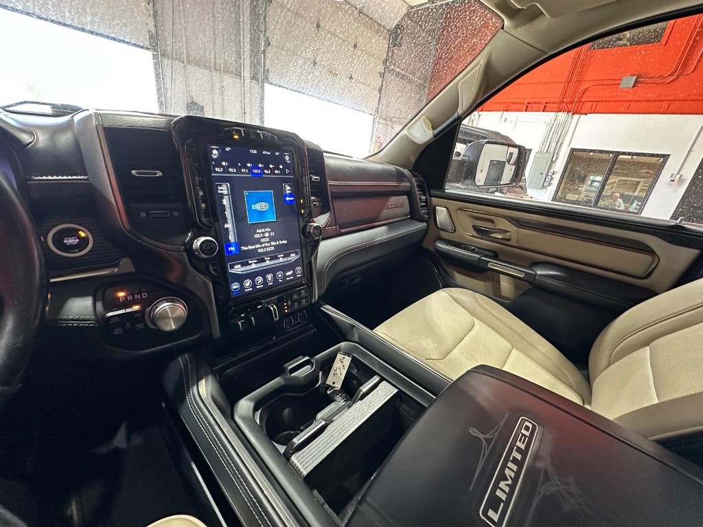 Ram 1500 Vehicle Full-screen Gallery Image 28