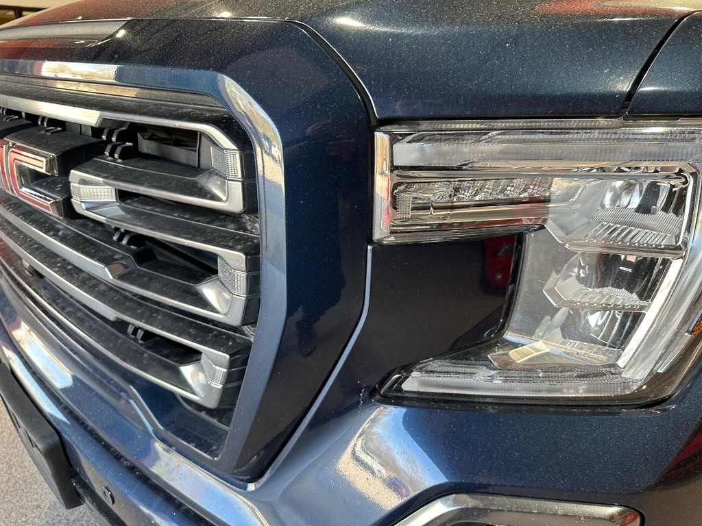 GMC Sierra 1500 Vehicle Full-screen Gallery Image 5