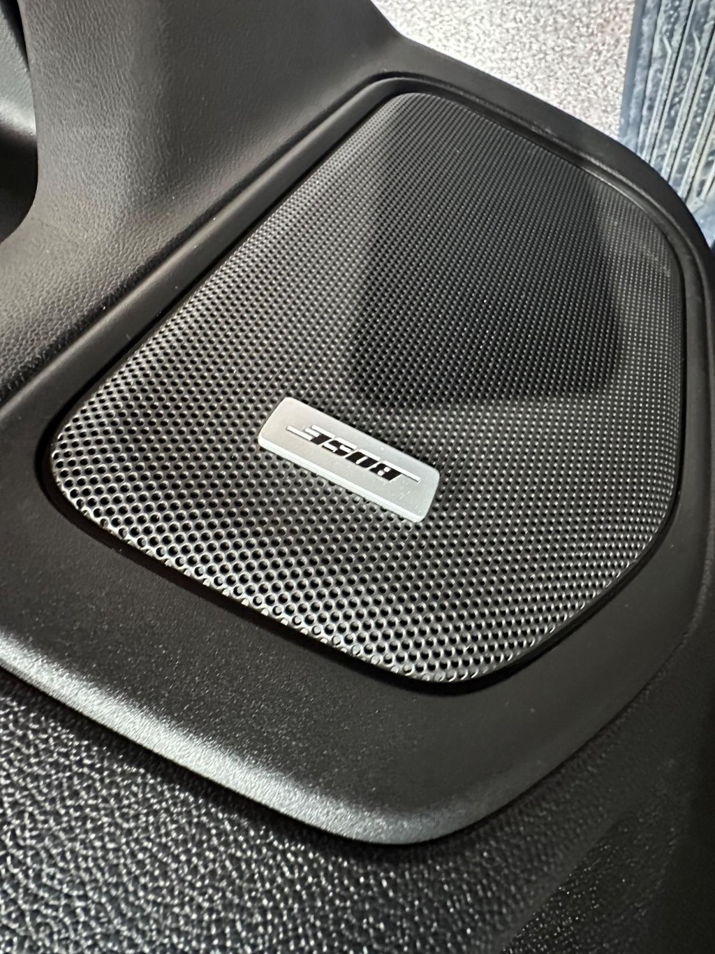 GMC Sierra 1500 Vehicle Full-screen Gallery Image 16